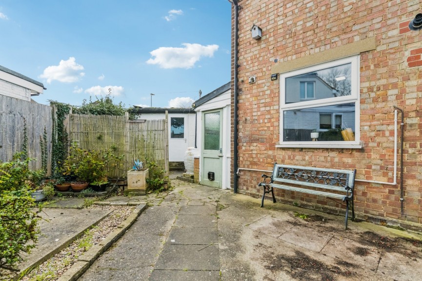 3 bedroom House for Sale Common Rise, Hitchin, Hertfordshire