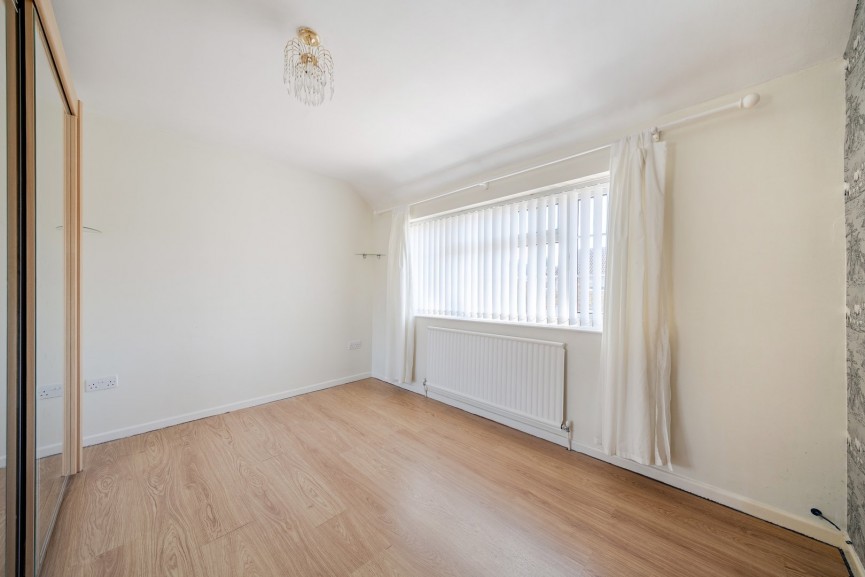 3 bedroom House for Sale Clifford Crescent, Luton, Bedfordshire