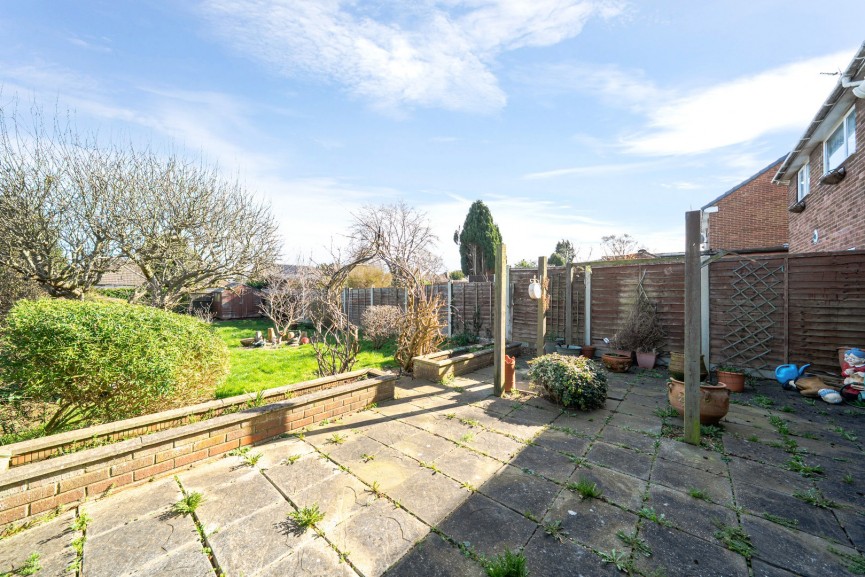 3 bedroom House for Sale Clifford Crescent, Luton, Bedfordshire