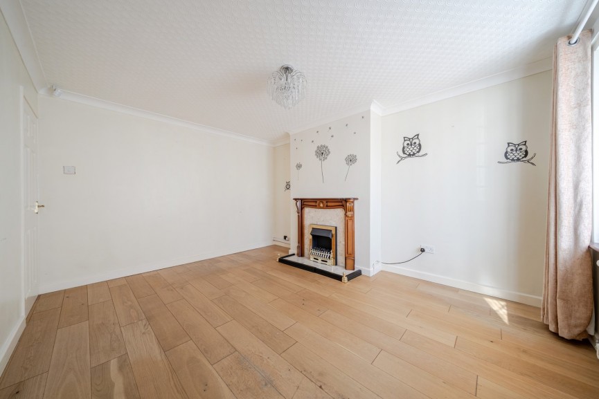 3 bedroom House for Sale Clifford Crescent, Luton, Bedfordshire