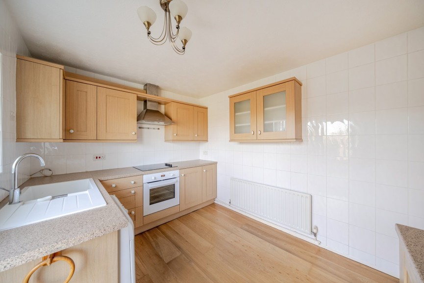 3 bedroom House for Sale Clifford Crescent, Luton, Bedfordshire