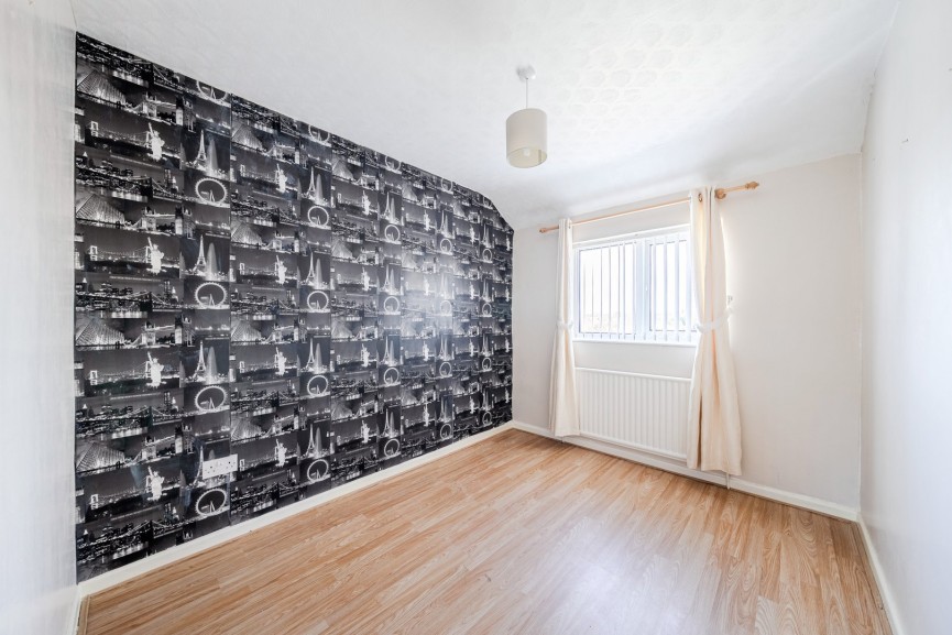 3 bedroom House for Sale Clifford Crescent, Luton, Bedfordshire