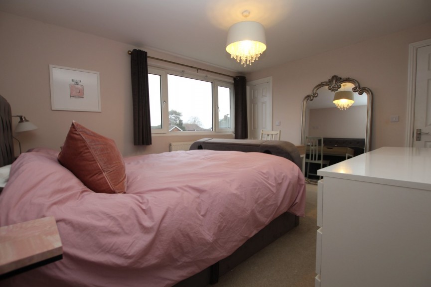 4 bedroom House for Letting Holme Court Avenue, Biggleswade, Bedfordshire