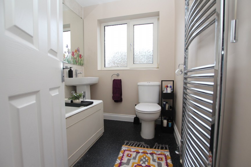 4 bedroom House for Letting Holme Court Avenue, Biggleswade, Bedfordshire