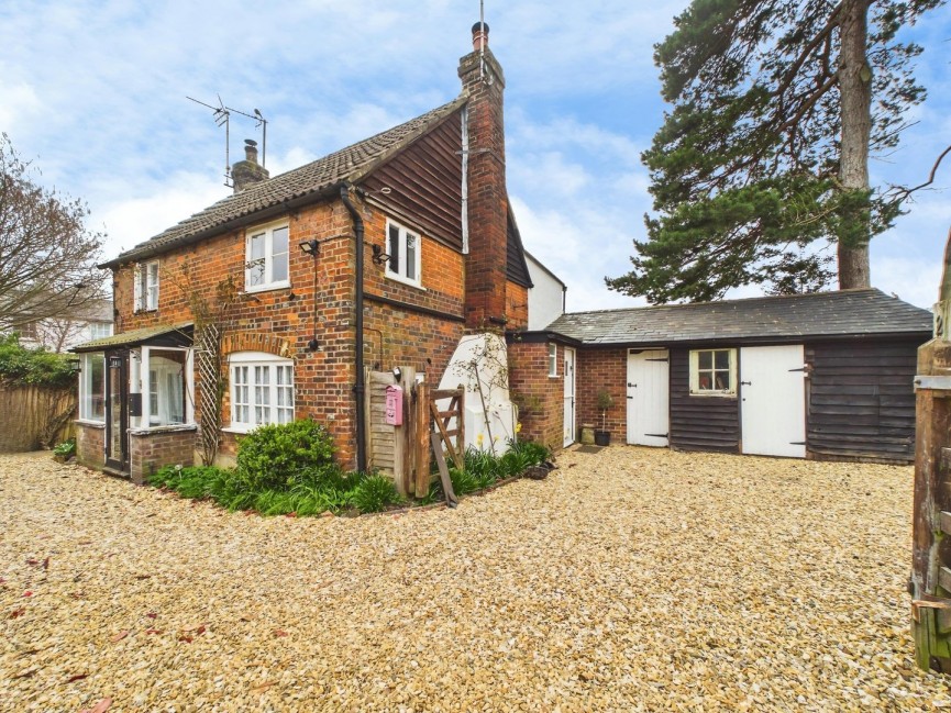 2 bedroom House for Sale Lilley, Luton, Hertfordshire