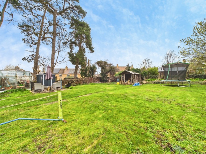 2 bedroom House for Sale Lilley, Luton, Hertfordshire