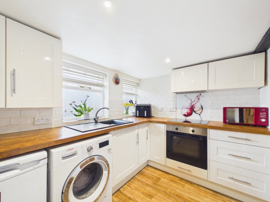 2 bedroom House for Sale Lilley, Luton, Hertfordshire