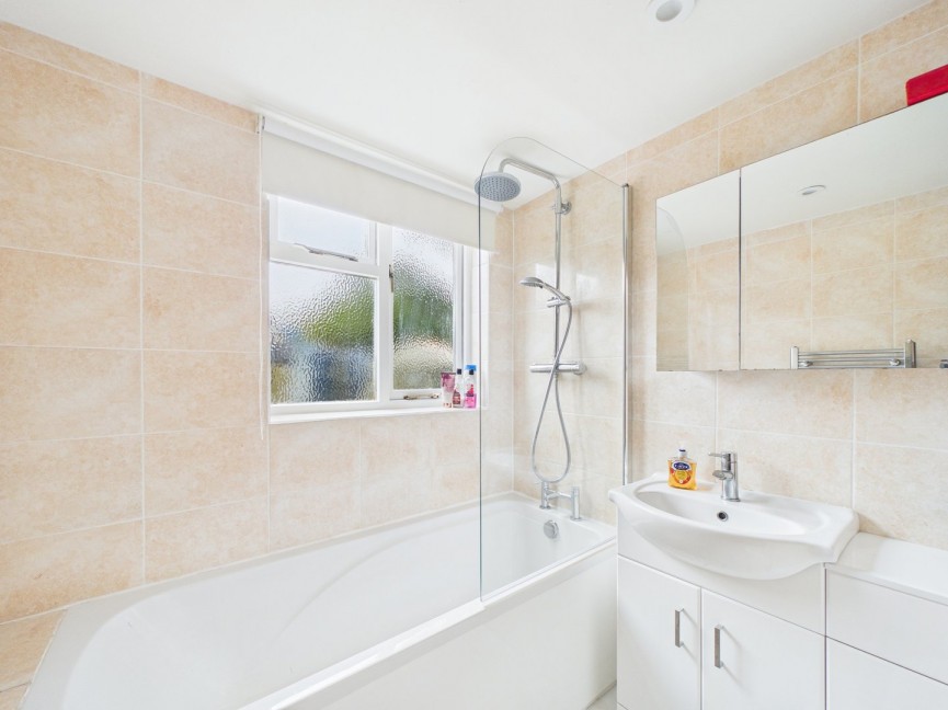 2 bedroom House for Sale Lilley, Luton, Hertfordshire