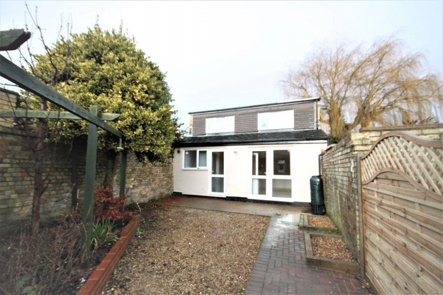 1 bedroom House for Letting High Street, Arlesey, Bedfordshire