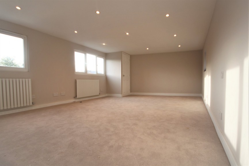 1 bedroom House for Letting High Street, Arlesey, Bedfordshire