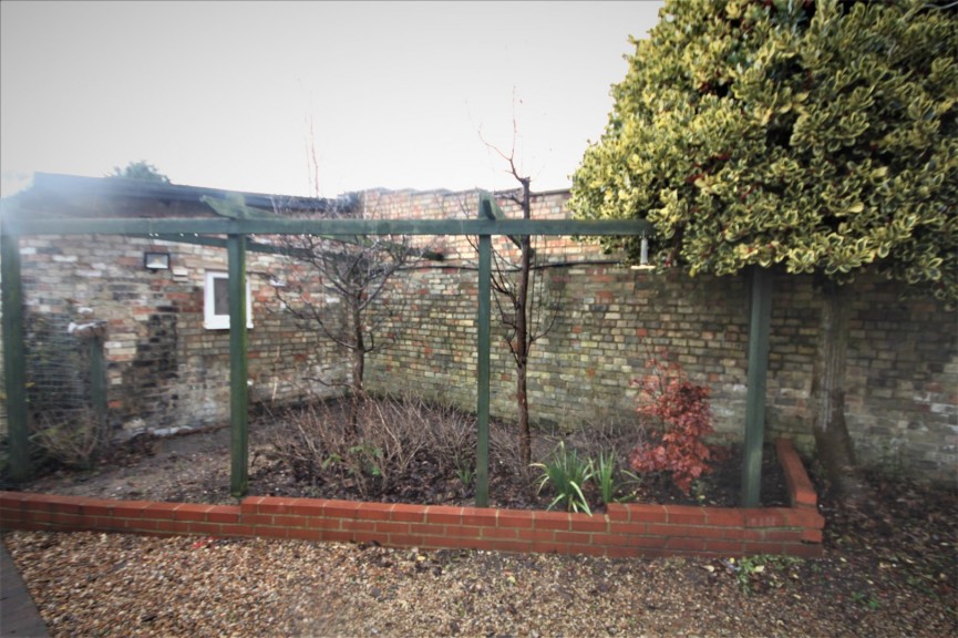 1 bedroom House for Letting High Street, Arlesey, Bedfordshire