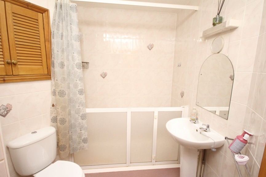 2 bedroom Flat for Sale Norton Way South, Letchworth Garden City, Hertfordshire