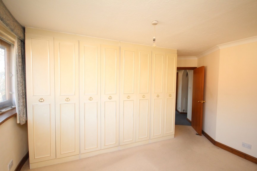 2 bedroom Flat for Sale Norton Way South, Letchworth Garden City, Hertfordshire