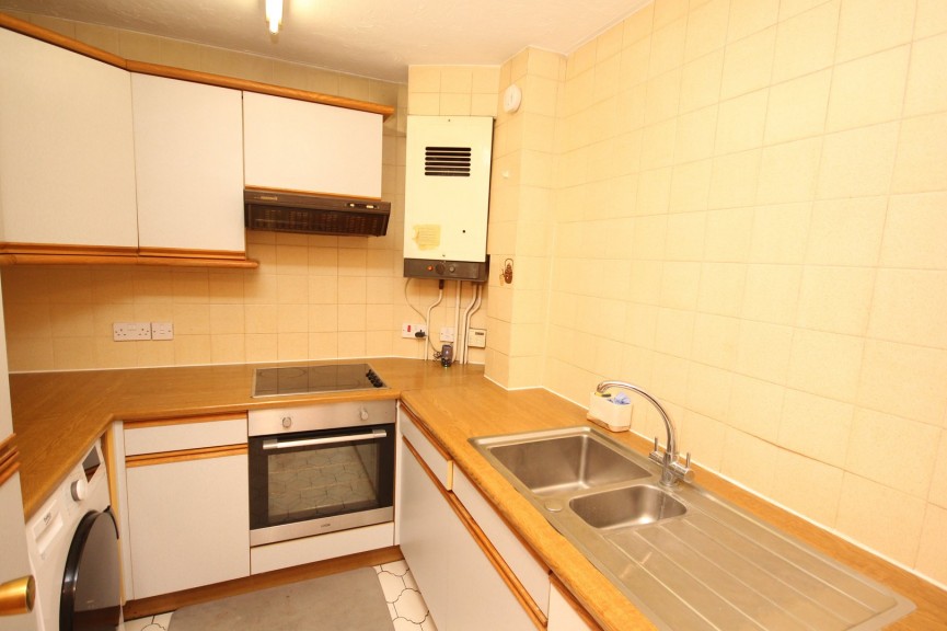2 bedroom Flat for Sale Norton Way South, Letchworth Garden City, Hertfordshire