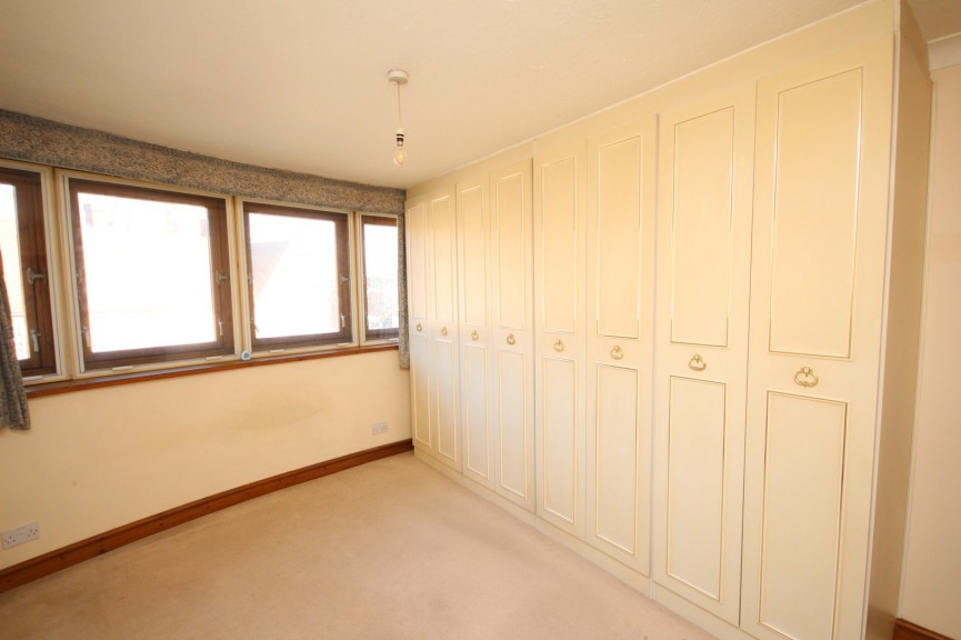 2 bedroom Flat for Sale Norton Way South, Letchworth Garden City, Hertfordshire