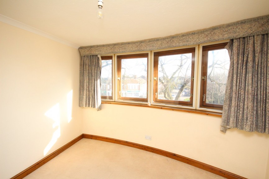 2 bedroom Flat for Sale Norton Way South, Letchworth Garden City, Hertfordshire