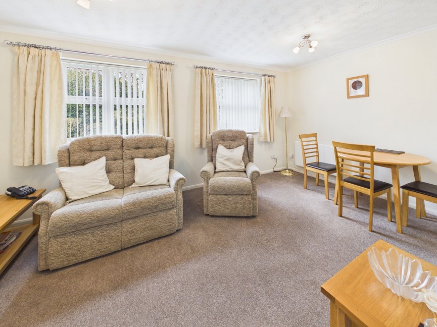 1 bedroom Flat for Sale Honeysuckle Close, Biggleswade, Bedfordshire