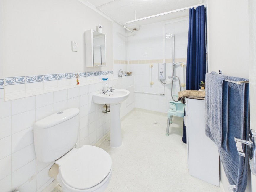 1 bedroom Flat for Sale Honeysuckle Close, Biggleswade, Bedfordshire