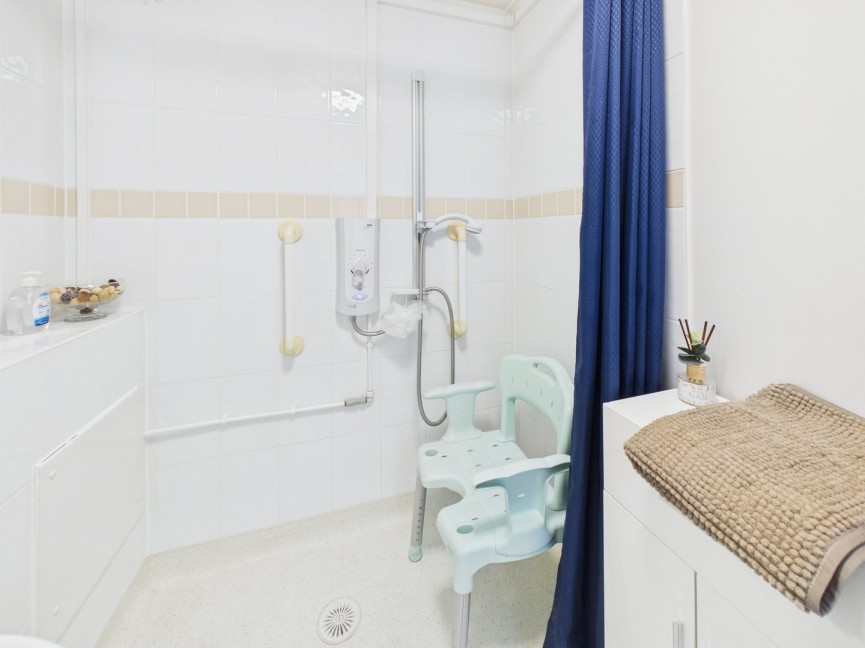 1 bedroom Flat for Sale Honeysuckle Close, Biggleswade, Bedfordshire