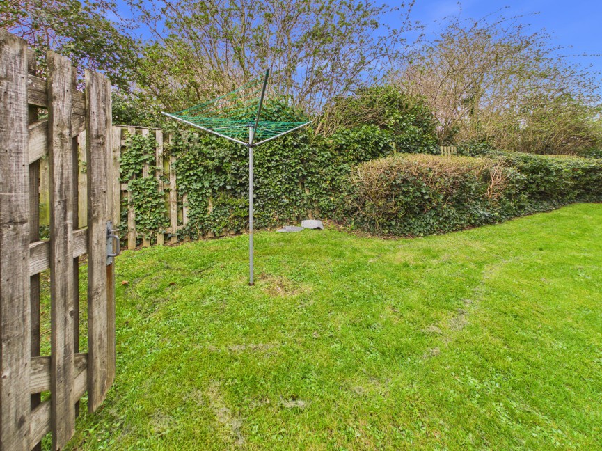 1 bedroom Flat for Sale Honeysuckle Close, Biggleswade, Bedfordshire