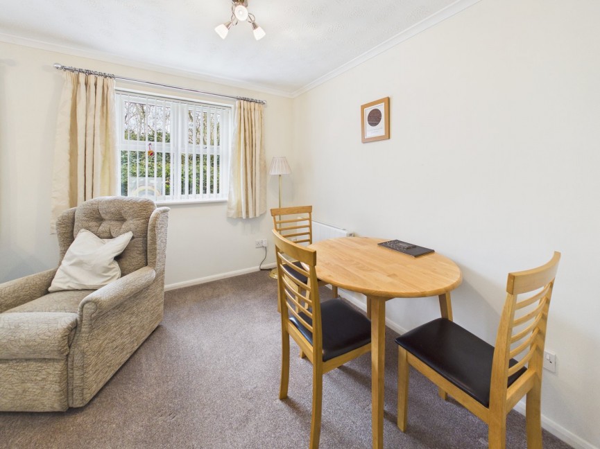 1 bedroom Flat for Sale Honeysuckle Close, Biggleswade, Bedfordshire