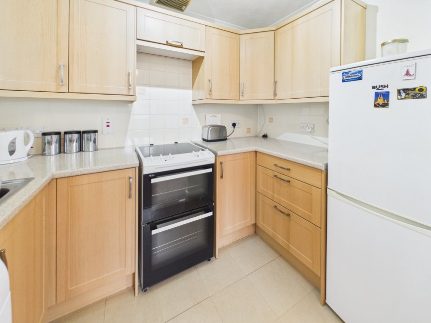 1 bedroom Flat for Sale Honeysuckle Close, Biggleswade, Bedfordshire