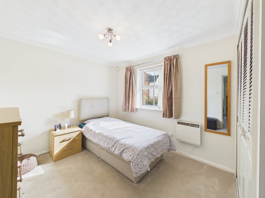 1 bedroom Flat for Sale Honeysuckle Close, Biggleswade, Bedfordshire