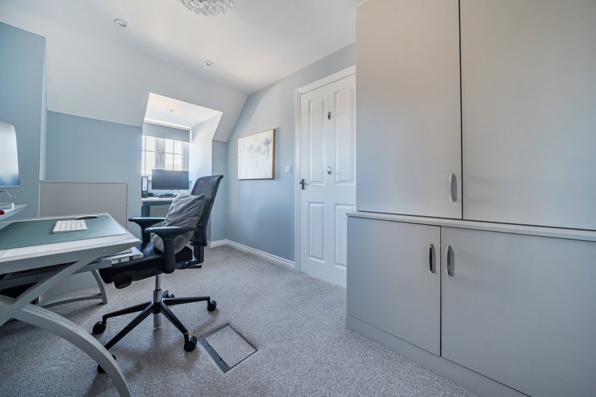 5 bedroom House for Sale Comfrey Road, Stotfold, Bedfordshire