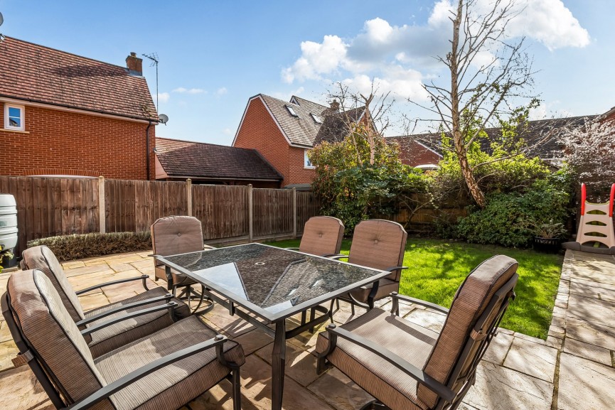 5 bedroom House for Sale Comfrey Road, Stotfold, Bedfordshire