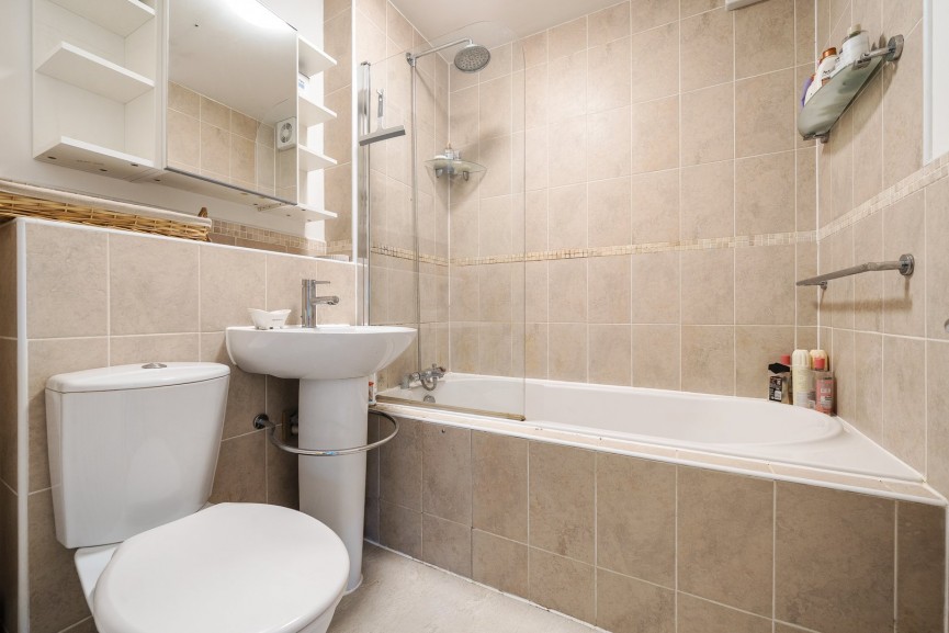 1 bedroom Flat for Sale Kingsley Avenue, Fairfield, Bedfordshire