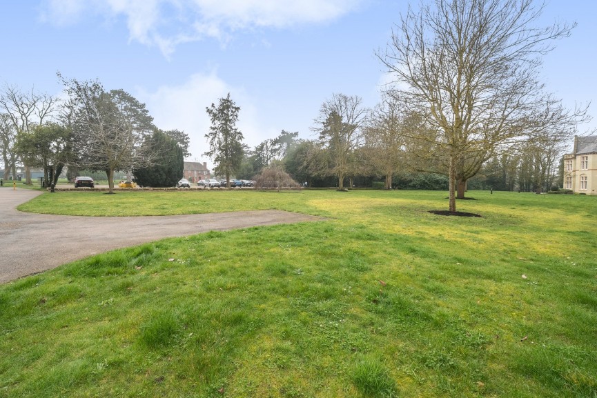 1 bedroom Flat for Sale Kingsley Avenue, Fairfield, Bedfordshire