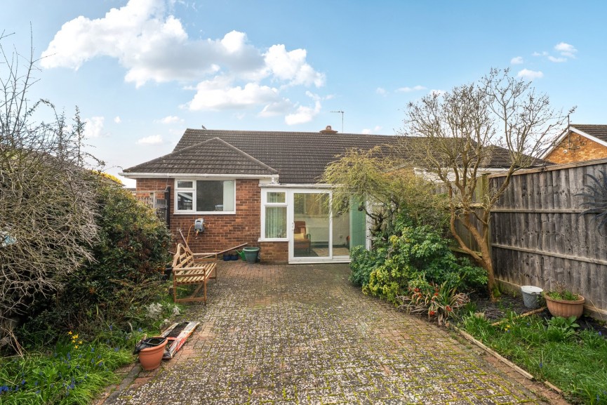 2 bedroom Bungalow for Sale Willow Way, Flitwick, Bedfordshire