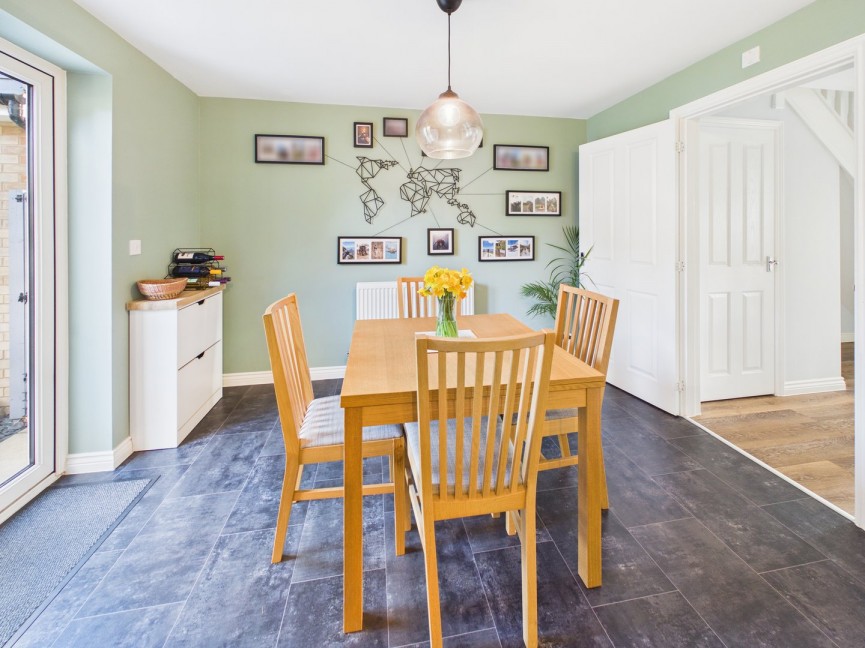 4 bedroom House for Sale Thames Bank, Biggleswade, Bedfordshire