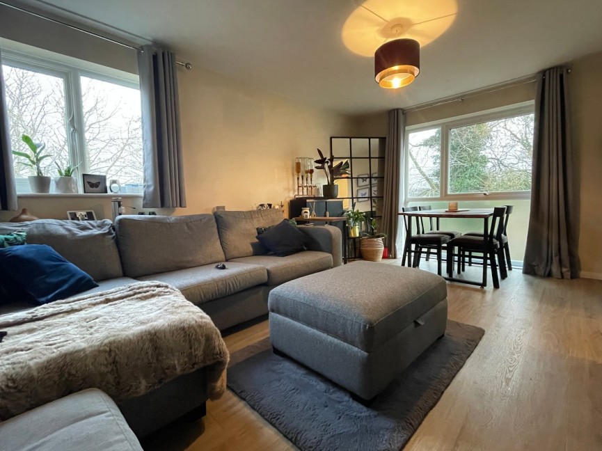 2 bedroom Flat for Letting Scott Close, Royston, Hertfordshire