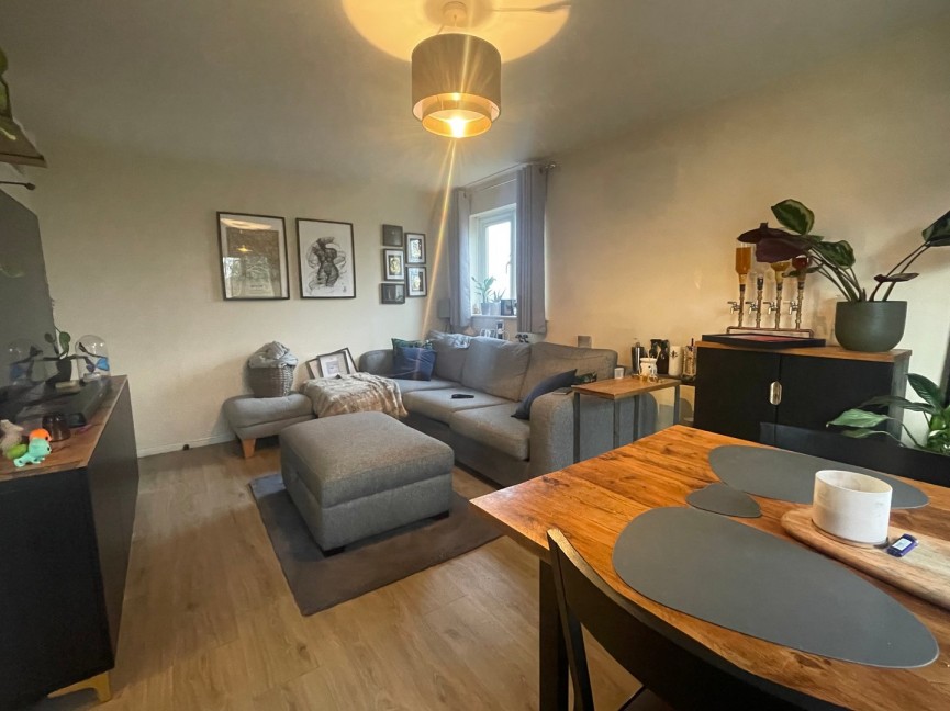 2 bedroom Flat for Letting Scott Close, Royston, Hertfordshire