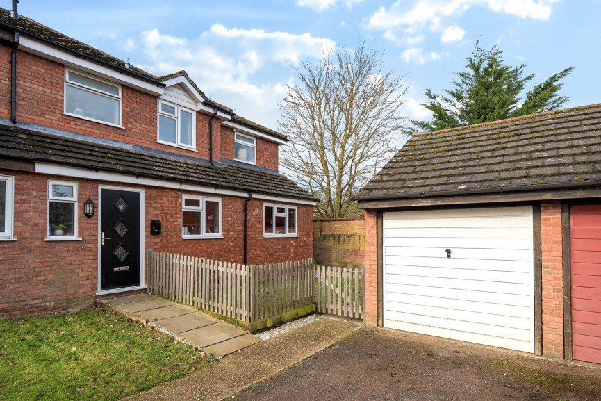 4 bedroom House for Sale Mersey Close, Flitwick, Bedfordshire