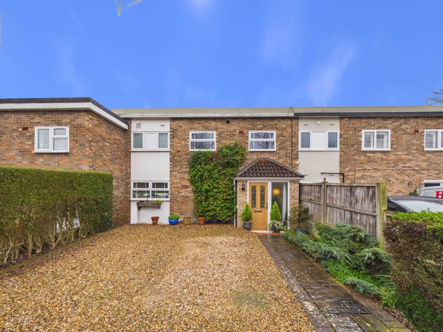 3 bedroom House for Sale Broadwater Crescent, Stevenage, Hertfordshire