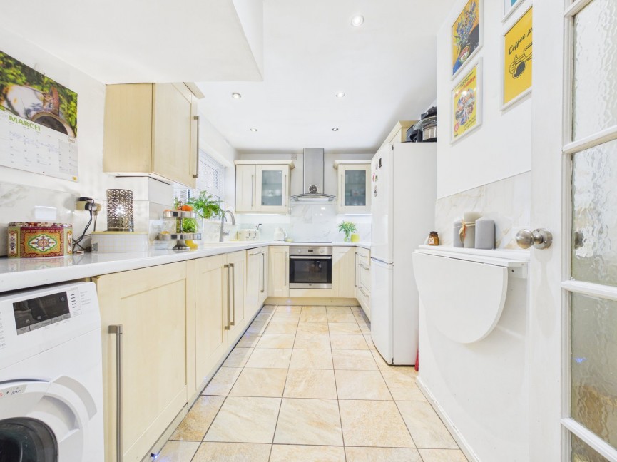 3 bedroom House for Sale Broadwater Crescent, Stevenage, Hertfordshire