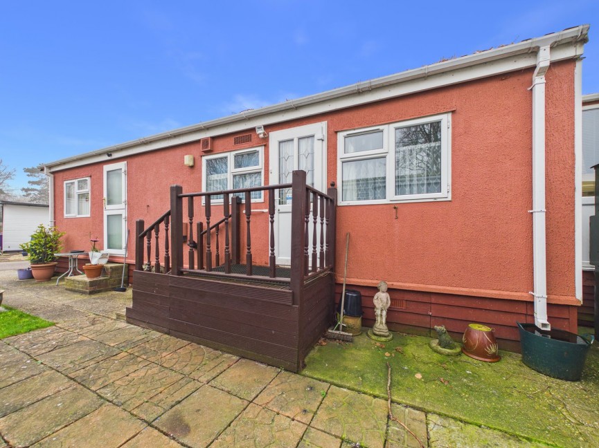 1 bedroom Park home for Sale Limekiln Lane, Baldock, Hertfordshire