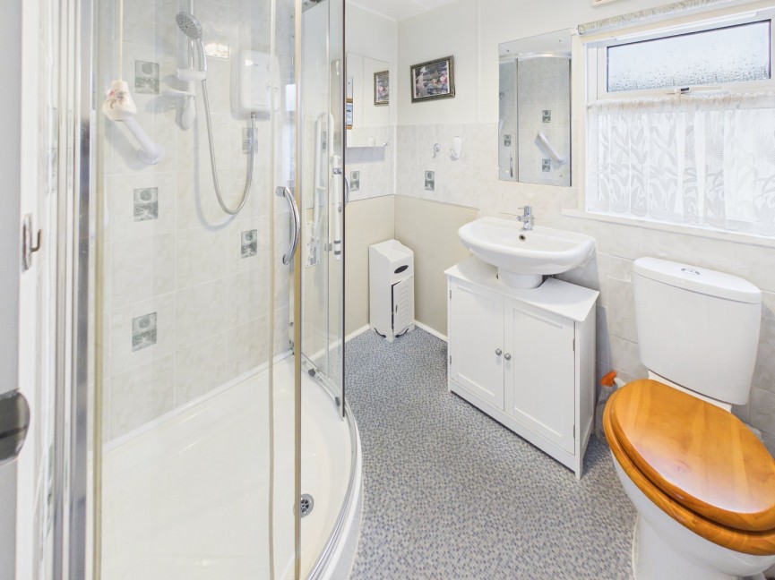 1 bedroom Park home for Sale Limekiln Lane, Baldock, Hertfordshire