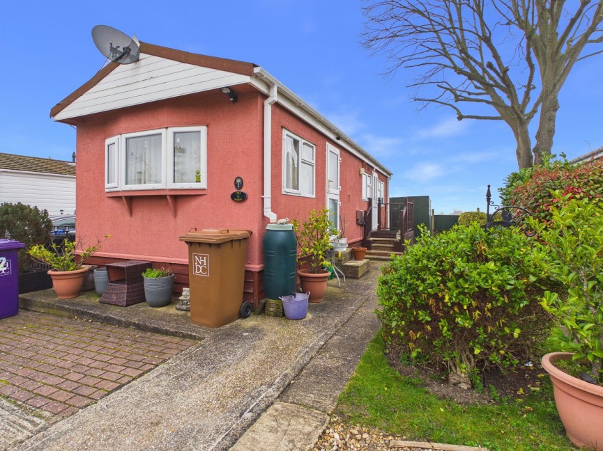 1 bedroom Park home for Sale Limekiln Lane, Baldock, Hertfordshire