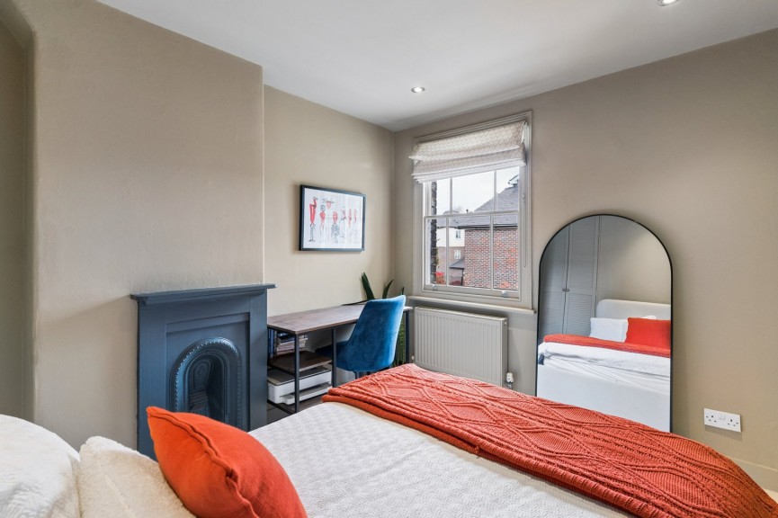 2 bedroom House for Sale Trevor Road, Hitchin, Hertfordshire