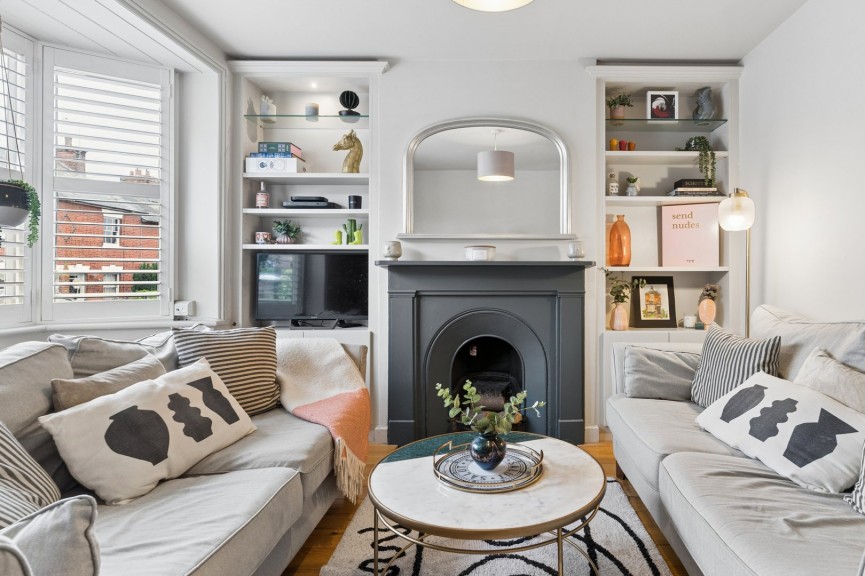 2 bedroom House for Sale Trevor Road, Hitchin, Hertfordshire