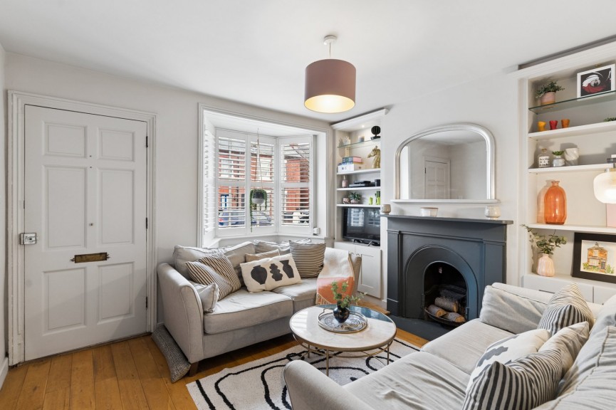 2 bedroom House for Sale Trevor Road, Hitchin, Hertfordshire