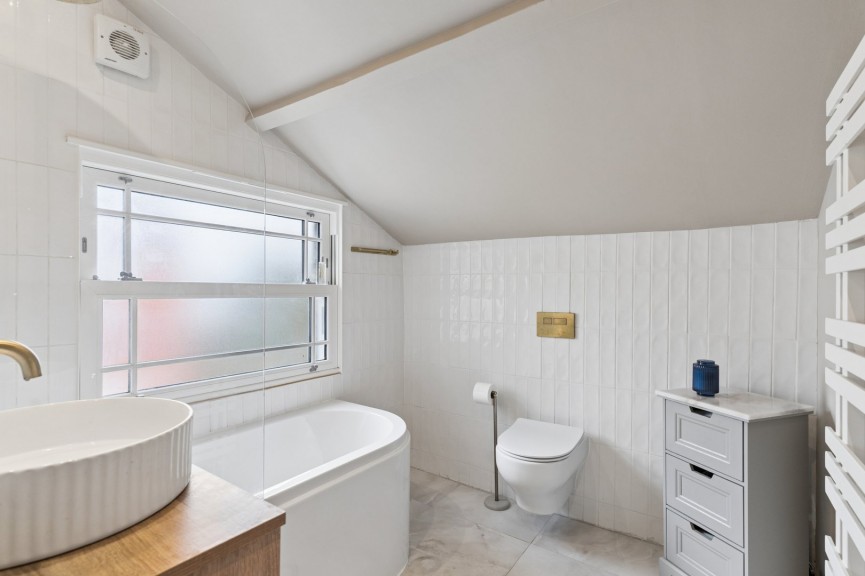 2 bedroom House for Sale Trevor Road, Hitchin, Hertfordshire