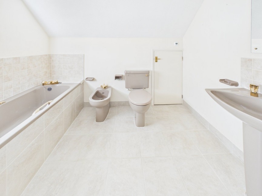 3 bedroom Bungalow for Sale Limekiln Lane, BALDOCK, Hertfordshire
