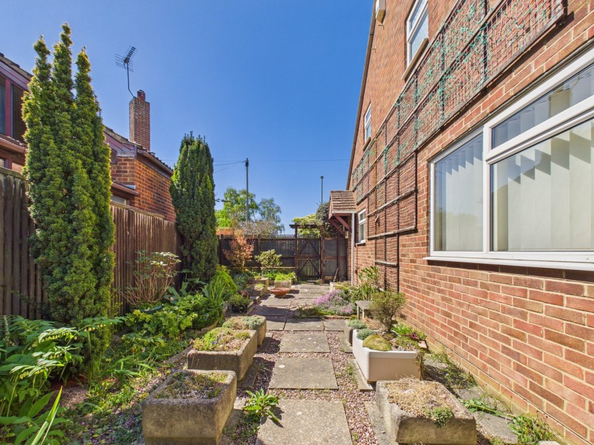 3 bedroom Bungalow for Sale Limekiln Lane, BALDOCK, Hertfordshire