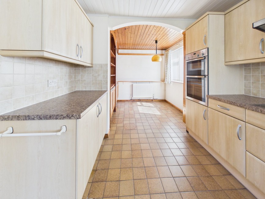 3 bedroom Bungalow for Sale Limekiln Lane, BALDOCK, Hertfordshire