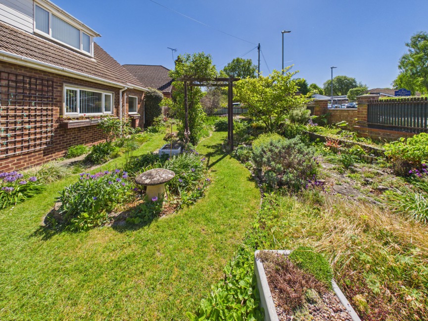 3 bedroom Bungalow for Sale Limekiln Lane, BALDOCK, Hertfordshire
