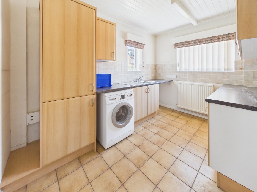 3 bedroom Bungalow for Sale Limekiln Lane, BALDOCK, Hertfordshire